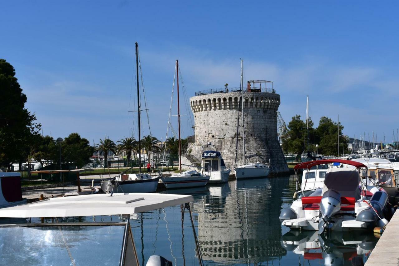 Apartments D&A Trogir Exterior photo